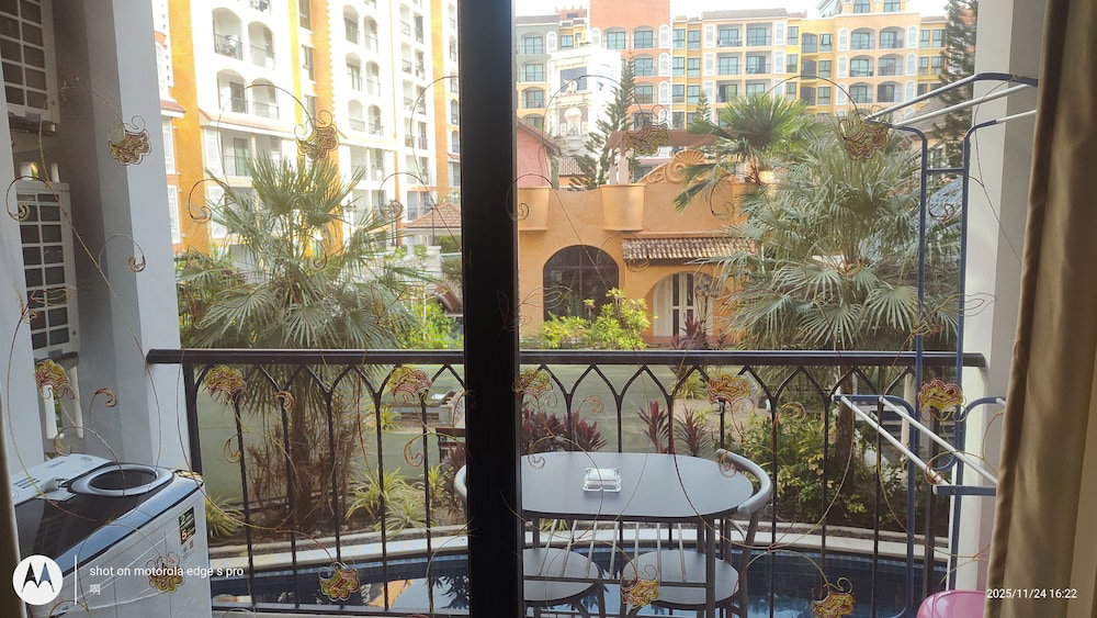 Venetian Signature Condo Resort Pattaya