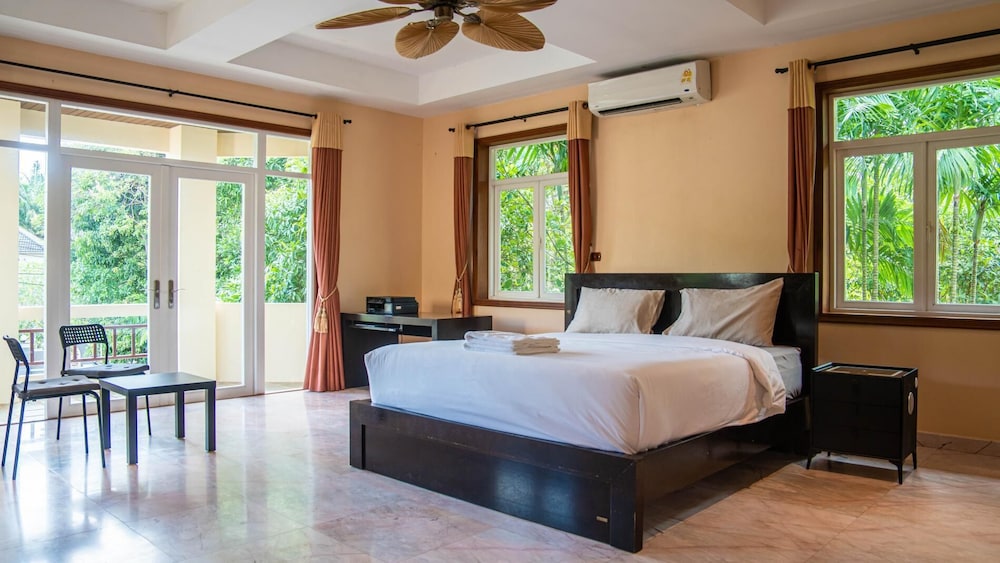 7 Bedroom Pool Villa In Kathu Sv1