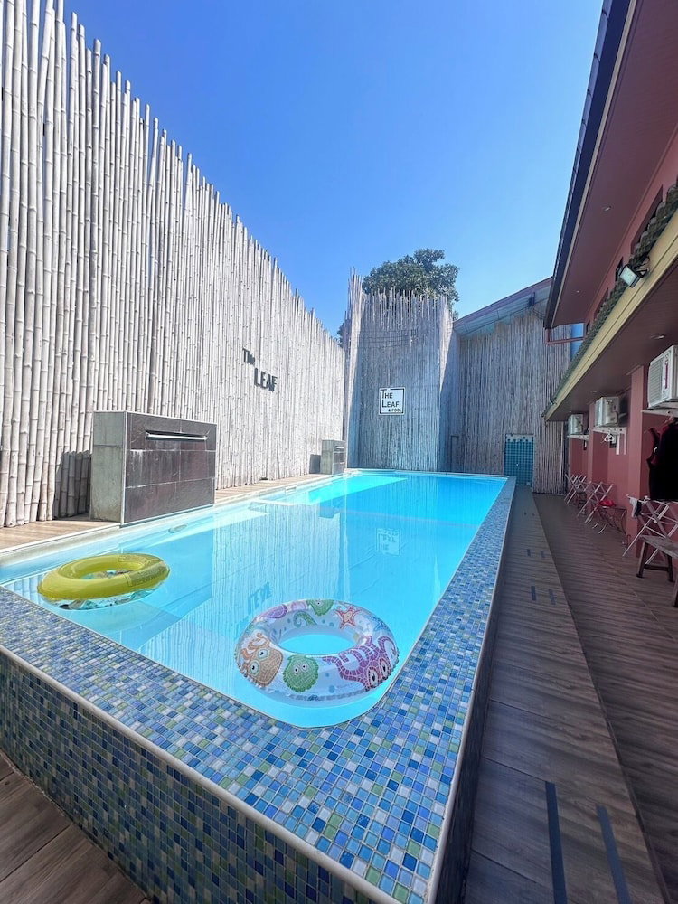 Hotel The Leaf&Pool Hostel
