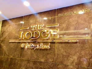 Hotel The Lodge Pattaya cazare Pattaya