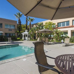 Hotel Grand Vista cazare Simi Valley