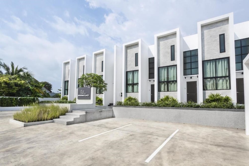 Hotel Barayan Place