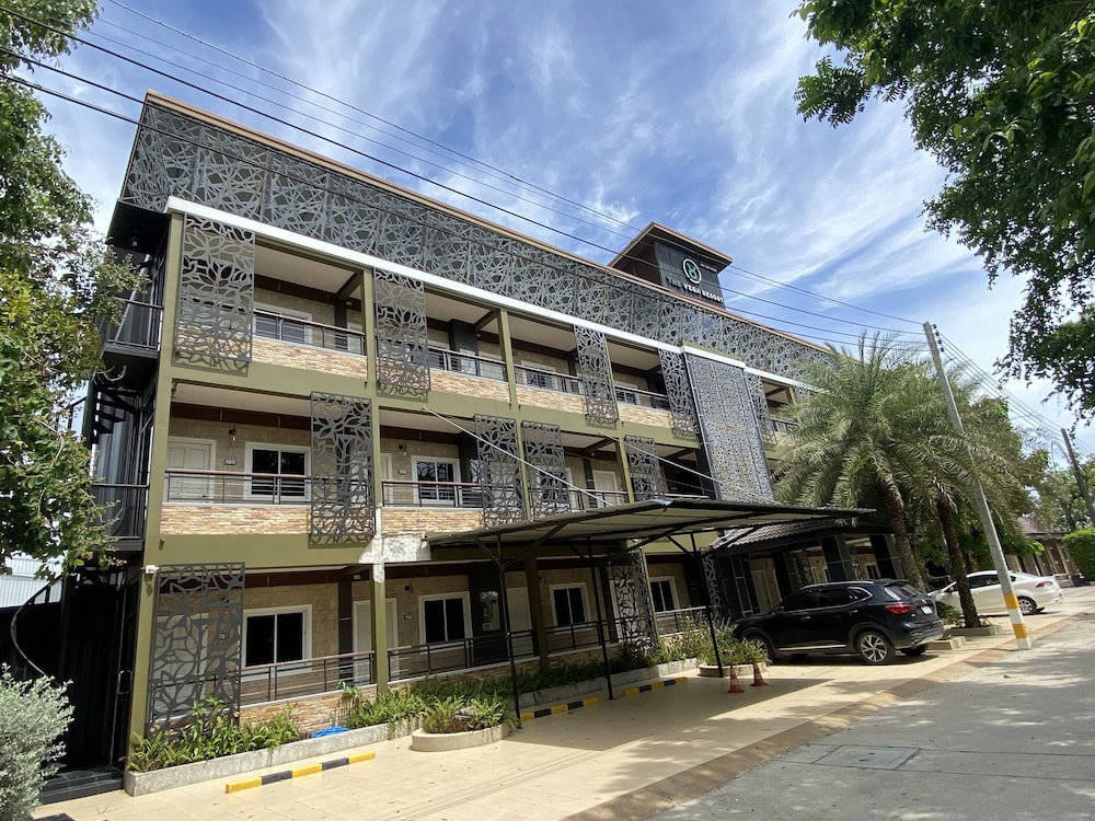 Hotel Roomquest Chonburi Laem Chabang