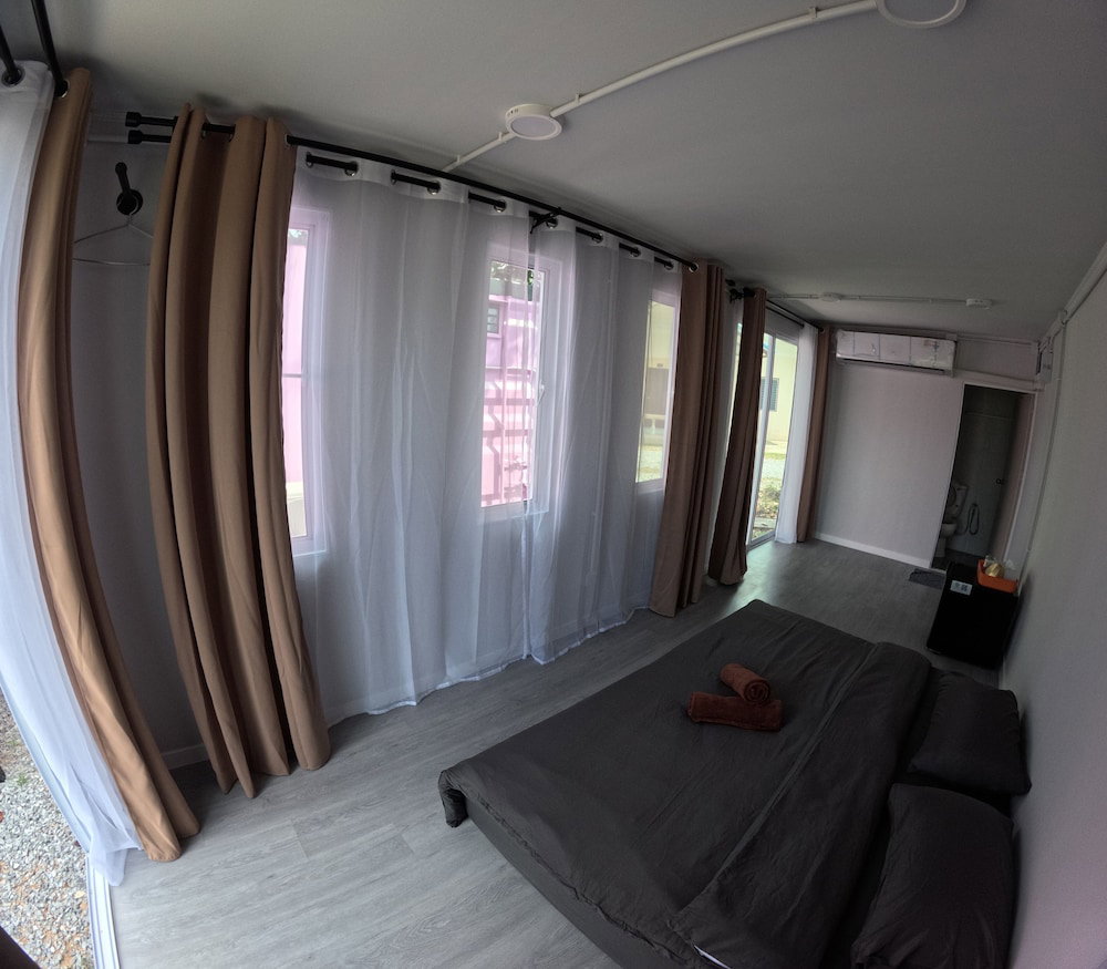 Hotel The Let's Chill Resort Pattaya