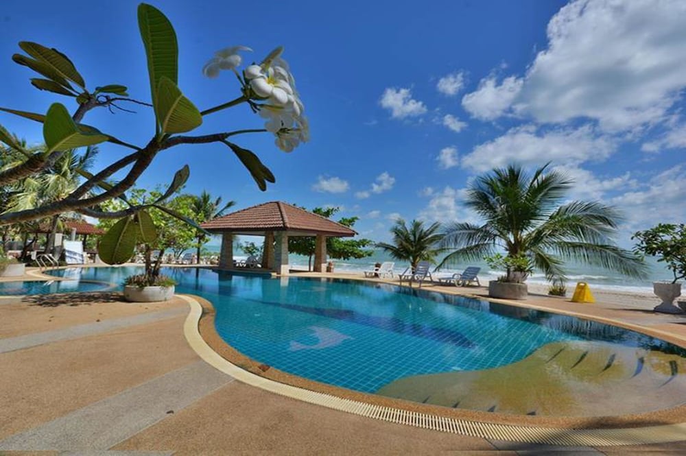 Hotel Alongkot Beach Resort Khanom