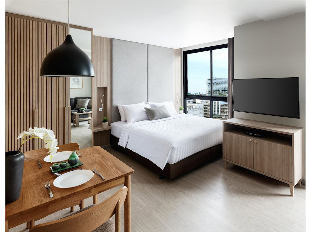 Hotel Madera Residence Siracha