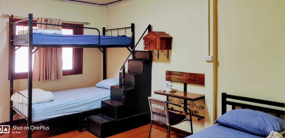 Hotel V House