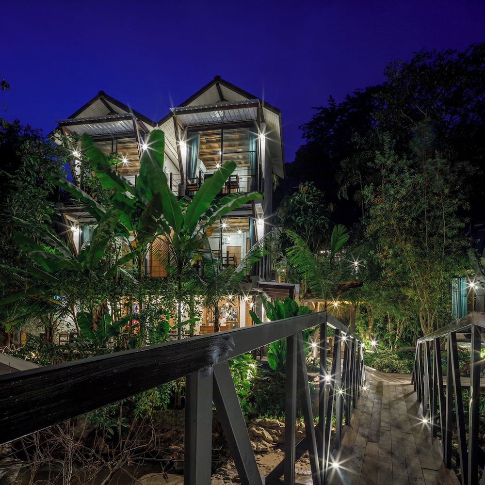 Hotel Voraman Hut