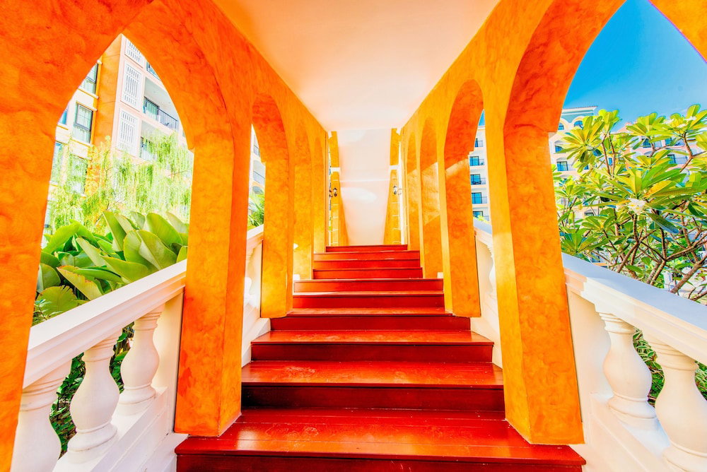 Venetian Resort Pattaya - Quiet Oasis - Huge Waterpark, Gym, Sauna & Kids Playground