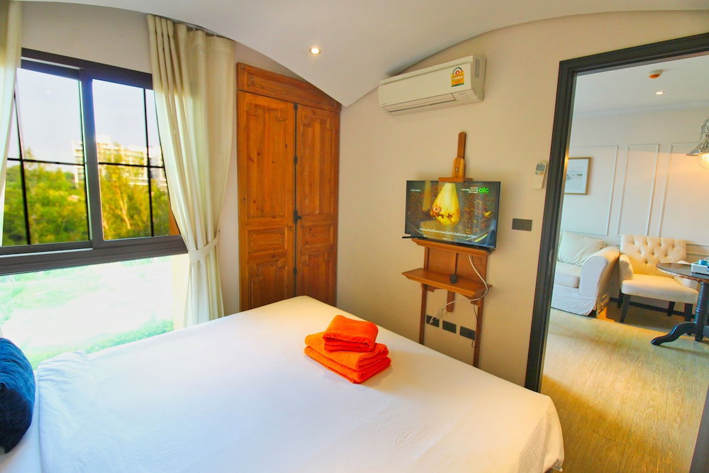 Venetian Resort Pattaya - Quiet Oasis - Huge Waterpark, Gym, Sauna & Kids Playground