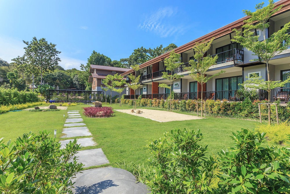 Hotel The Breeze Lipe Resort
