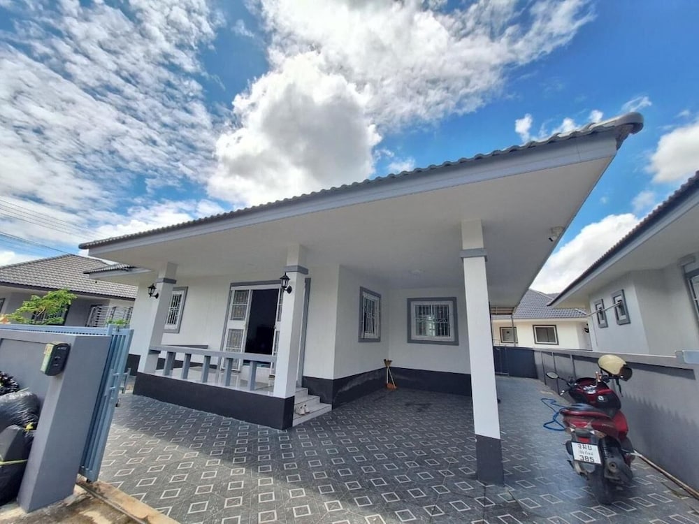 Hotel 3-Bedroom Chiang Mai House