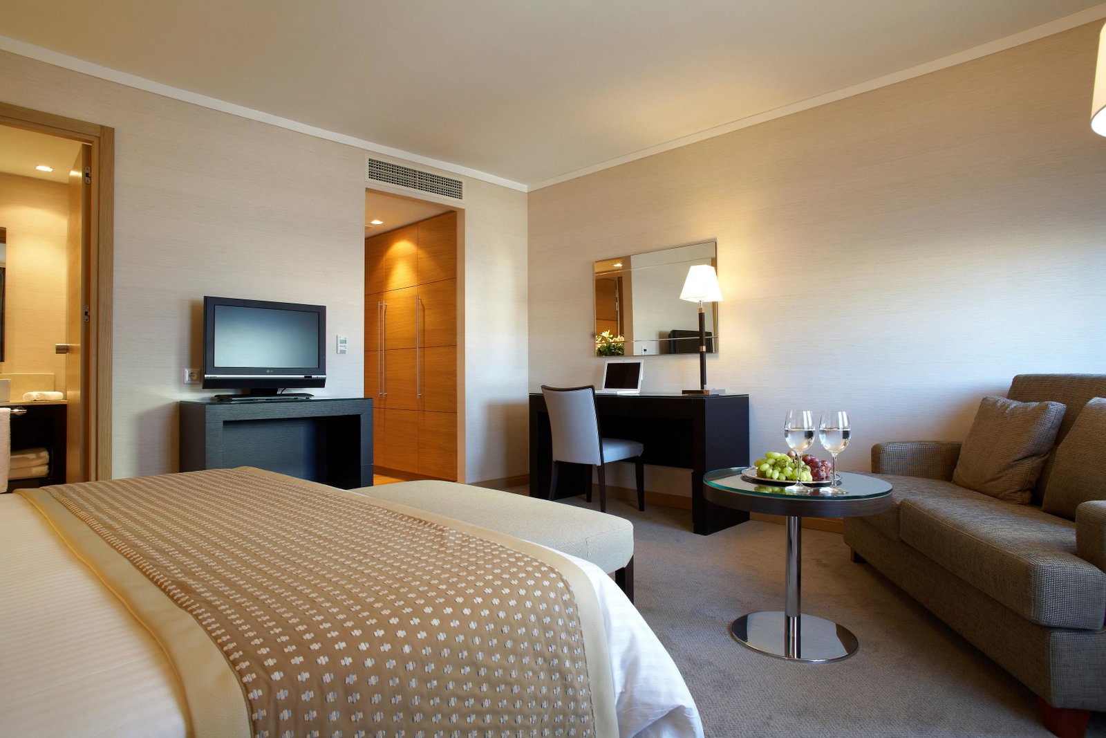 dal travel Galaxy Hotel