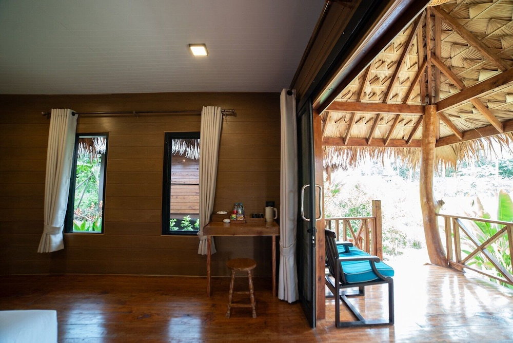 Coco Canopy Boutique Resort