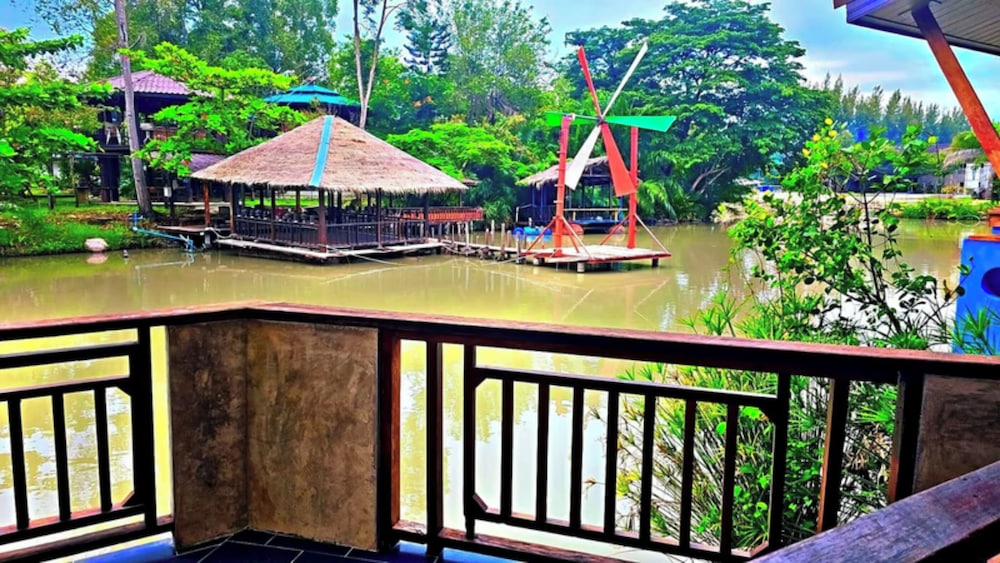 Hotel Bang Phra Resort Near Si Racha