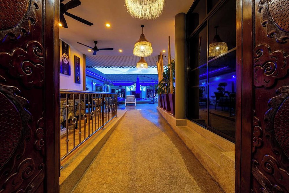 Siam Court Hotel And Resort