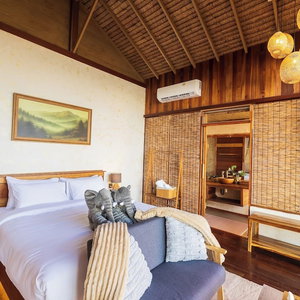 Hotel Le Doi Lakeview cazare Mae Suai