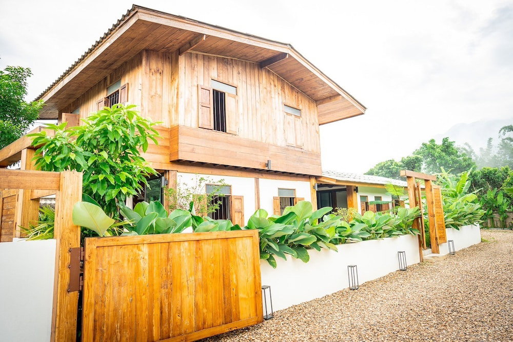 Hotel Baan Inn