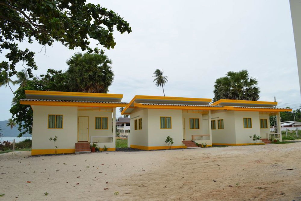 Hotel Baan Chomlay Resort