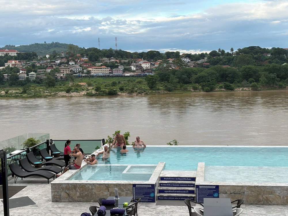 Hotel Chiangkhong Teak Garden Riverfront Onsen Hotel