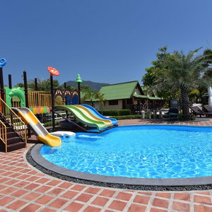 Hotel Varin Beach Resort cazare Wiang Sa