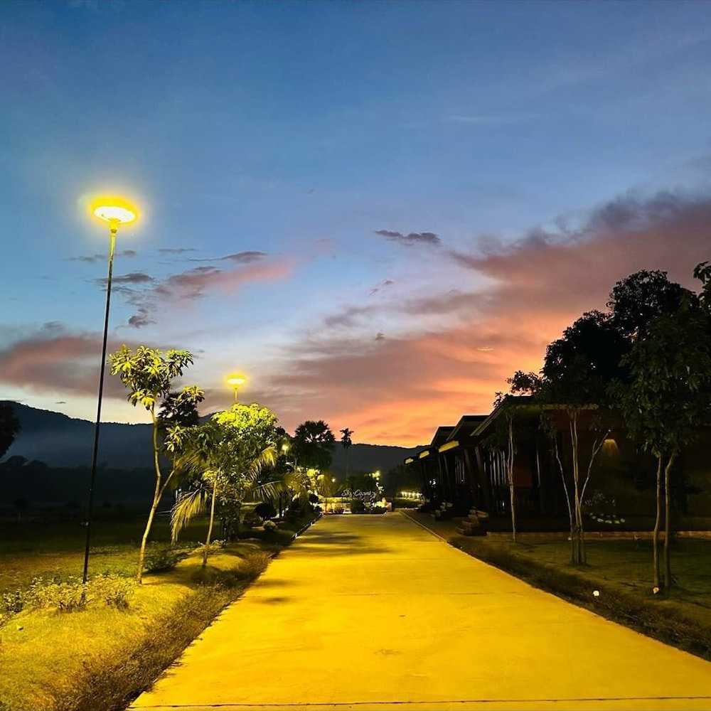 Hotel Sky Country Resort At Khanom