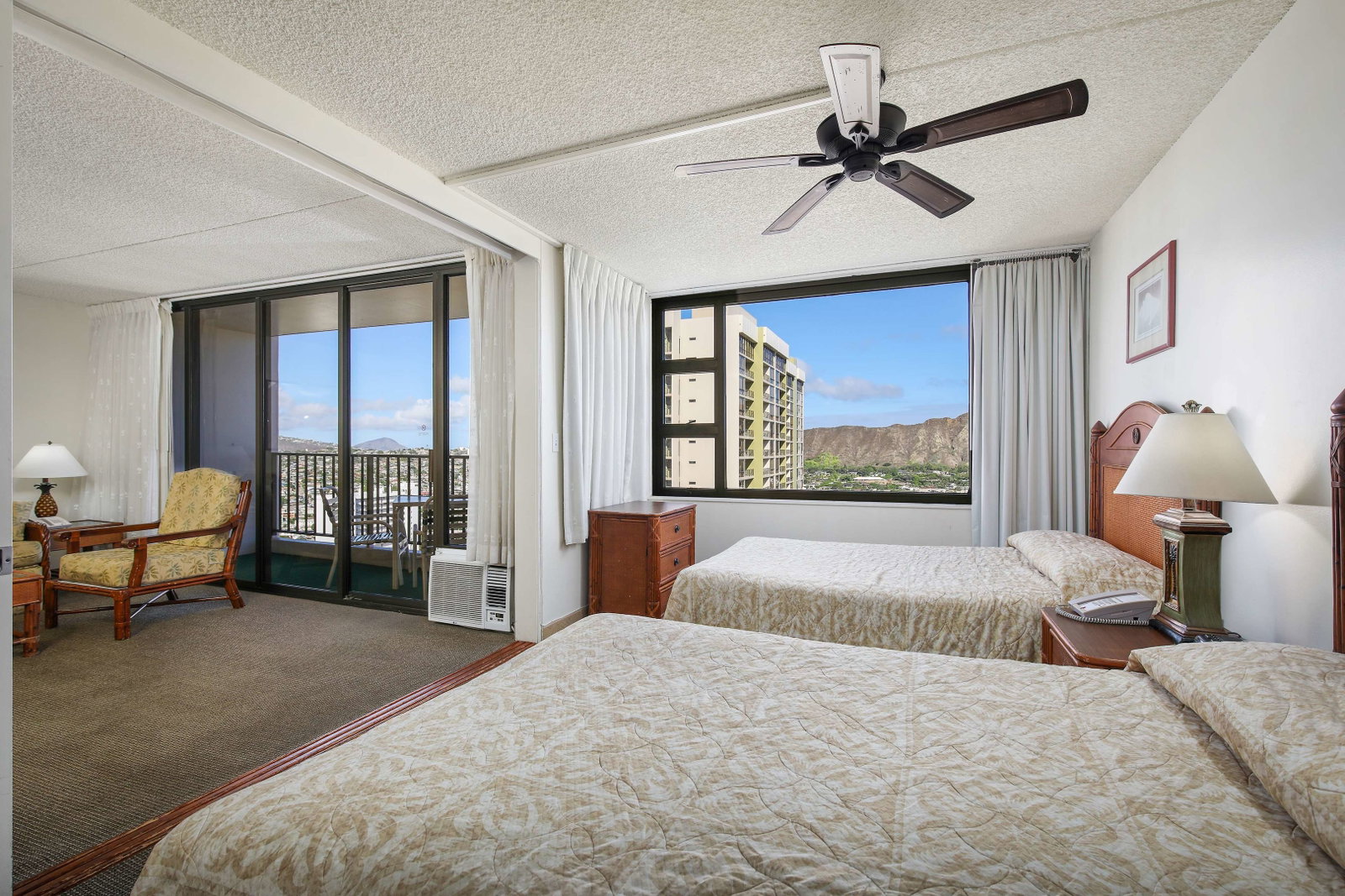 Aston At The Waikiki Banyan