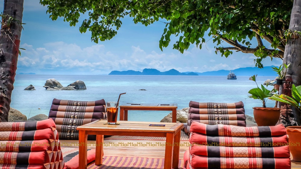 Hotel Ten Moons Lipe Resort