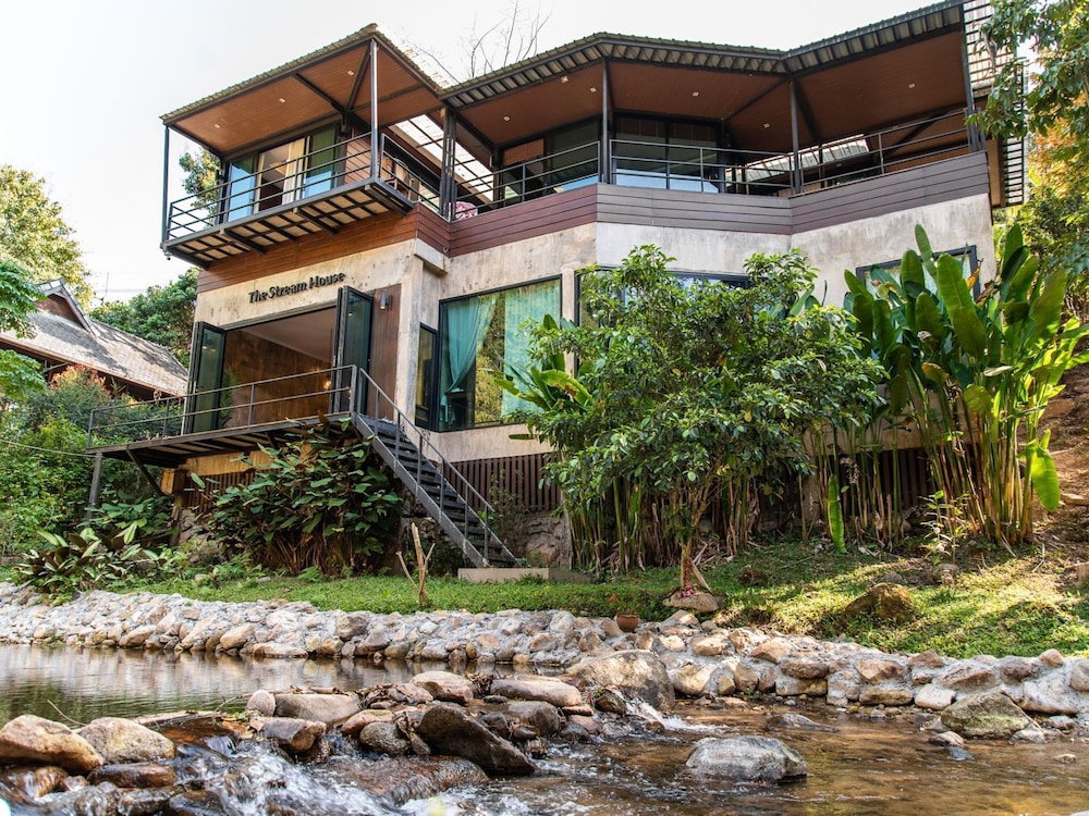 Hotel The Stream House At Mae Kampong