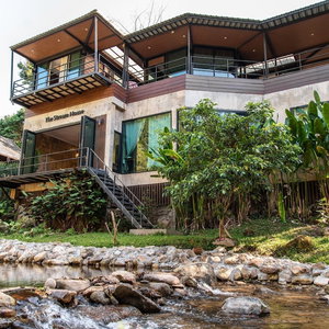 Hotel The Stream House At Mae Kampong cazare Mae On