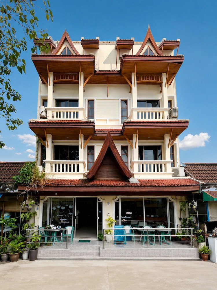 Hotel Holiday House Kata & Karon Phuket