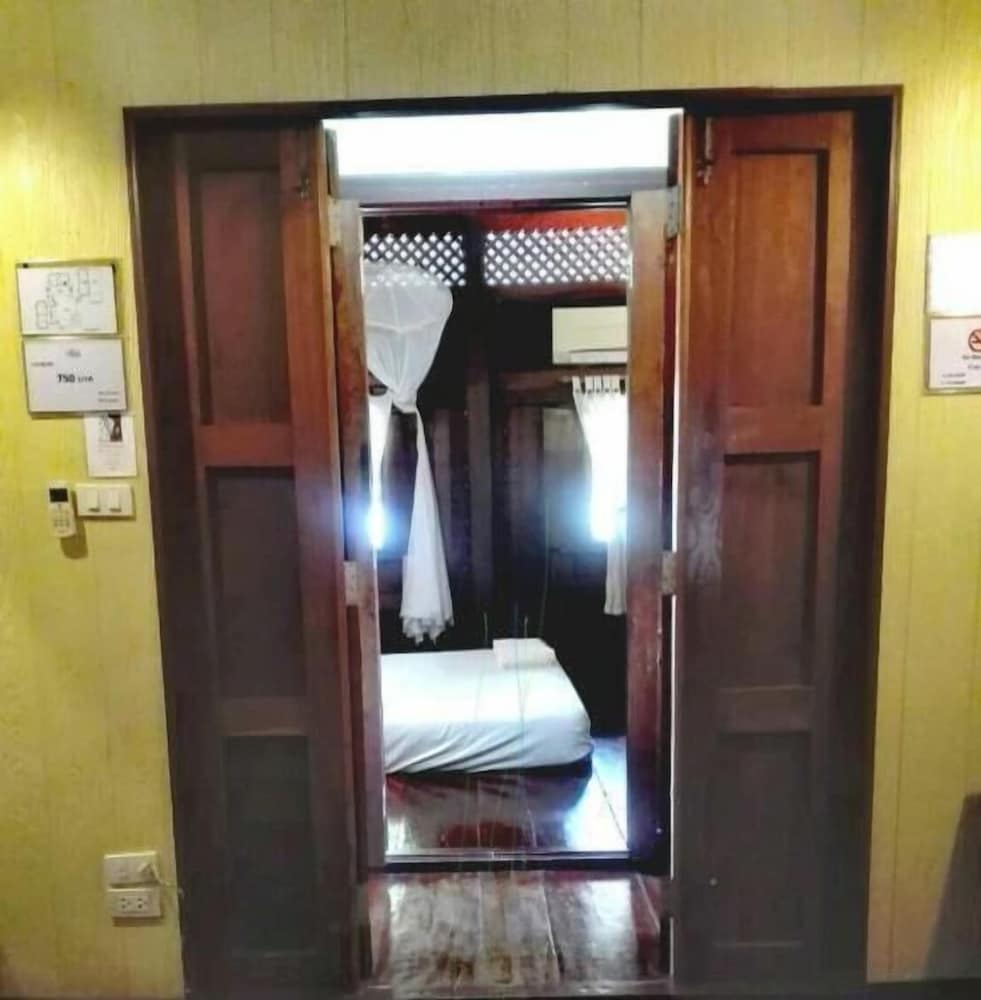 Hotel Luang Chumni Village