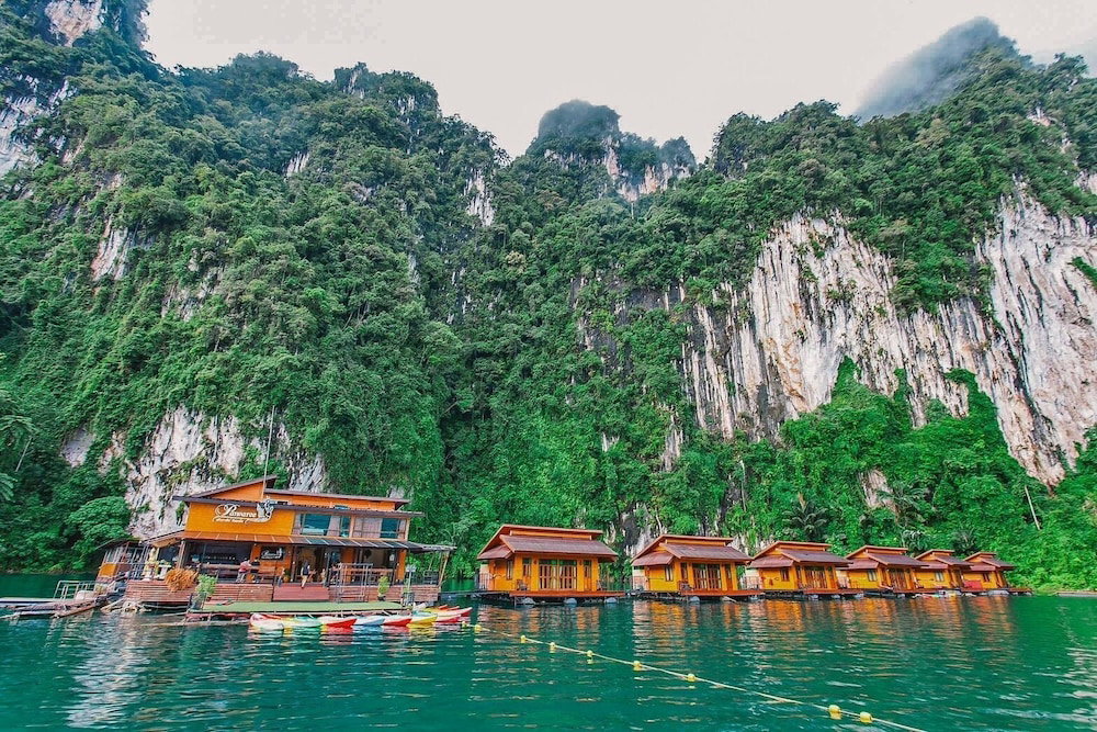 Hotel Panvaree Resort
