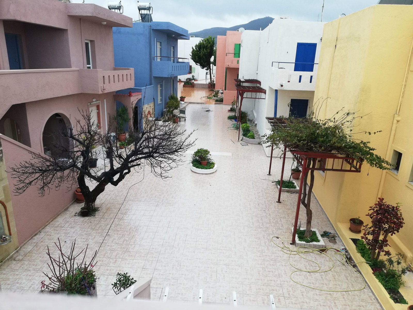 dal travel Evina Rooms & Suites