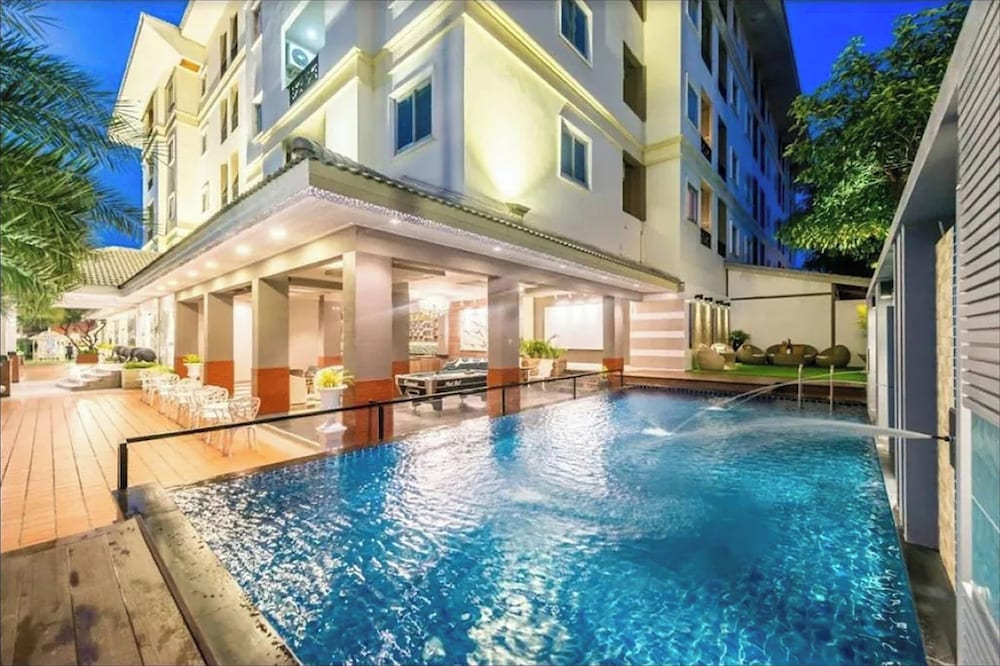 Hotel Napheera Royal Tel