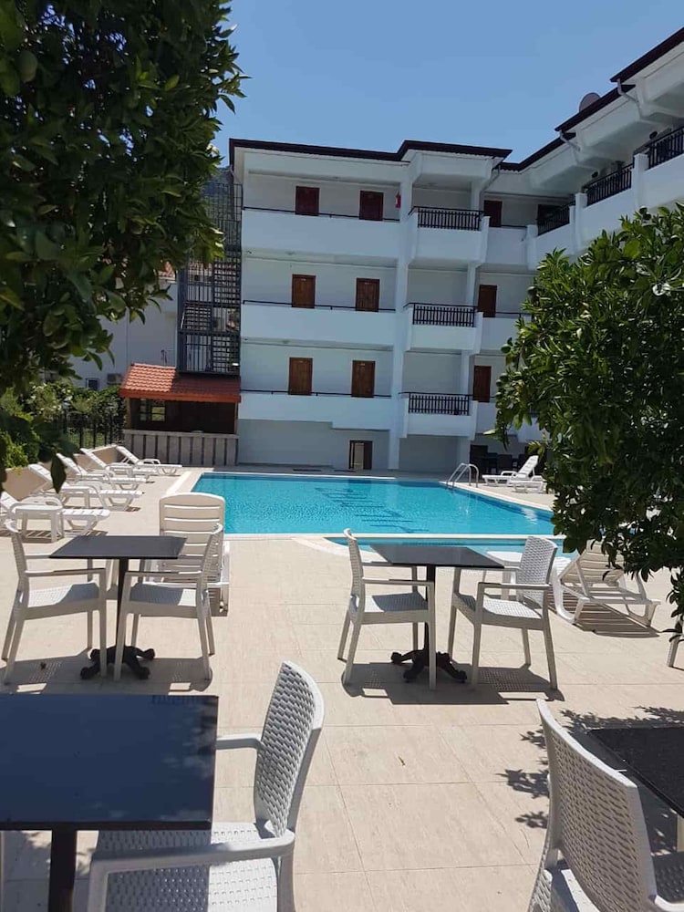 Hotel Elijah Otel