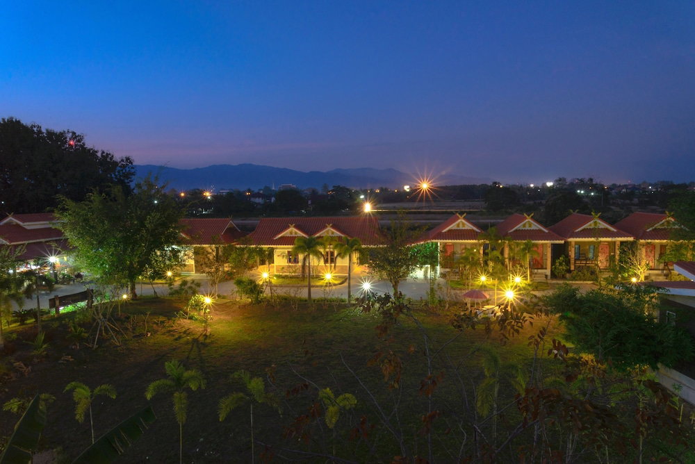 Hotel Chiang Rai Khuakrae Resort