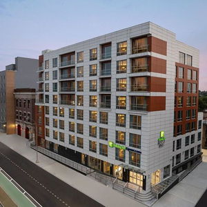 Hotel Holiday Inn Express & Suites Woodside Queens Nyc cazare Woodside