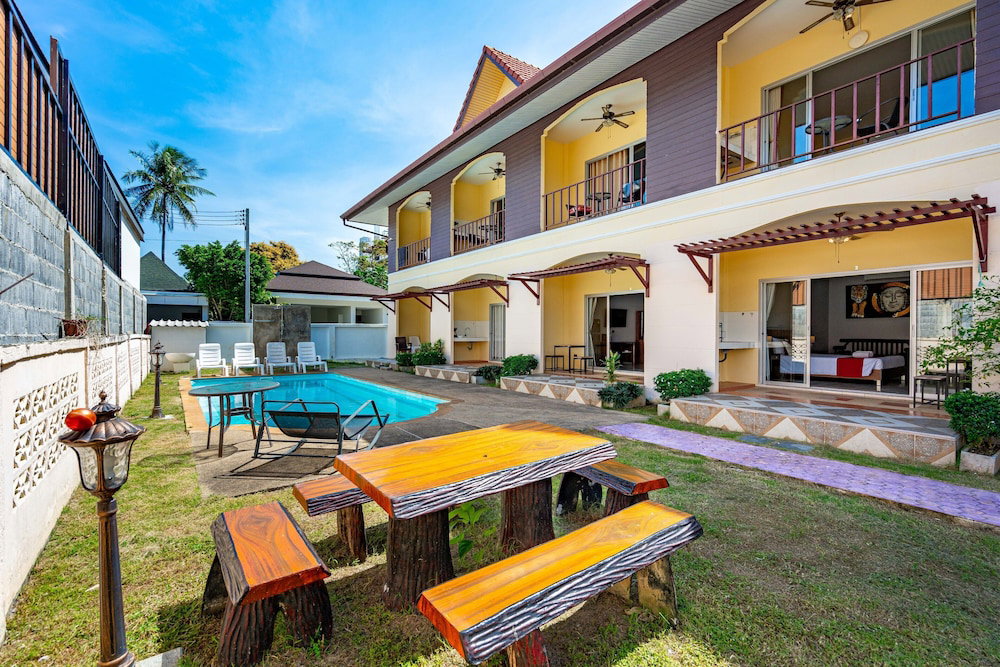 Hotel Chernin Apartment Suites, Rawai