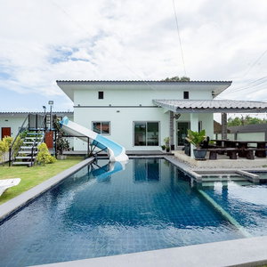 Hotel 12 Br Blue Lake Residences Pattaya - Mabprachan Lake cazare Kapong