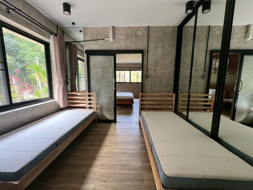Hotel La Wong Creek At Pang Hi