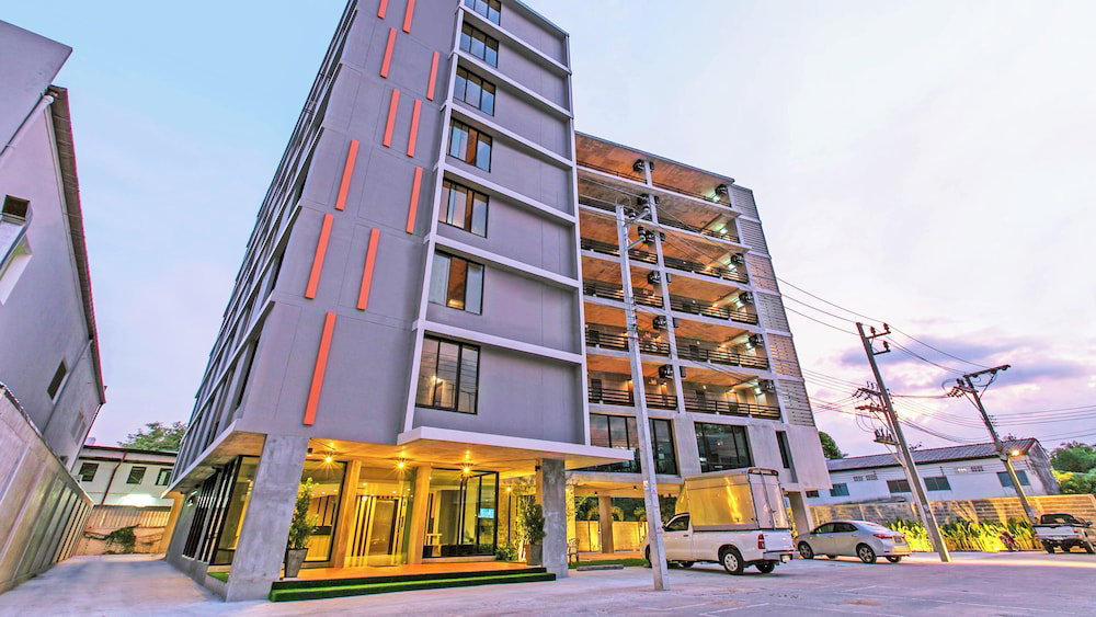 Hotel B2 Phuket Boutique & Budget Hotel