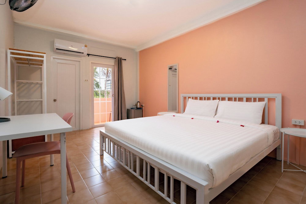 Hotel Pink Residence Chalong