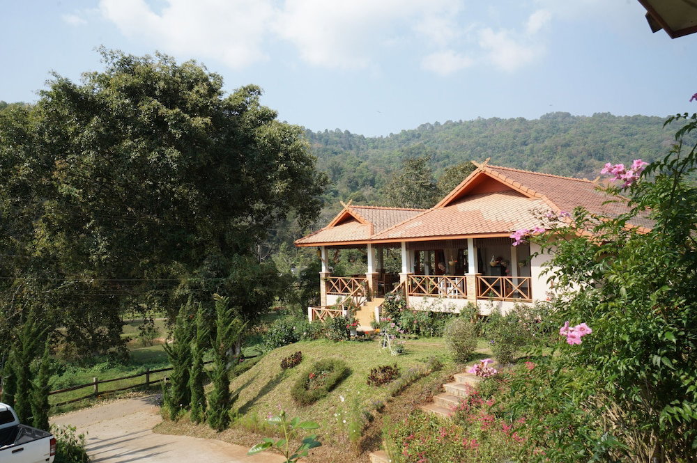 Hotel Phuoobfa Resort