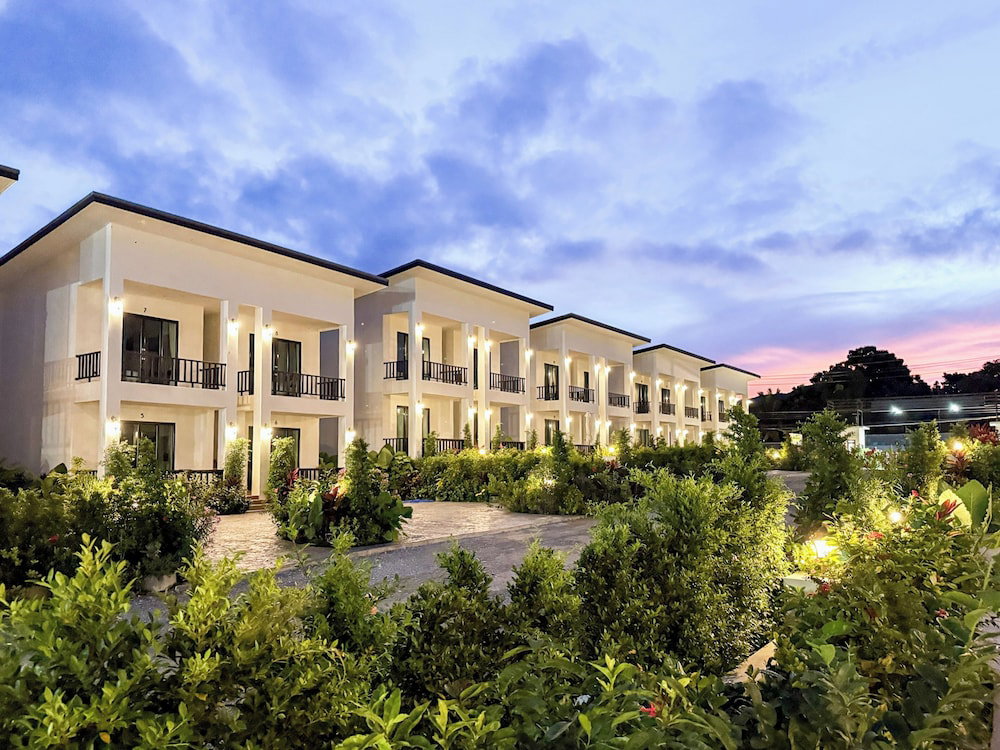 Hotel Khanom Paradise Resort