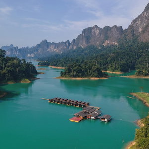 Hotel 360 Issara Floating Resort cazare Ban Takhun