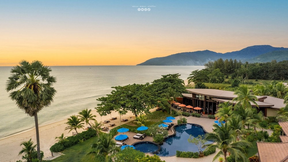 Hotel Khanom Beach Resort & Spa