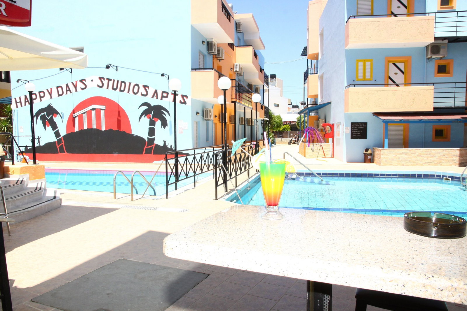 dal travel Happy Days Studios