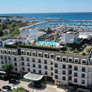 Hotel Wyndham Grand Istanbul Kalamis Marina Hotel cazare Evrese