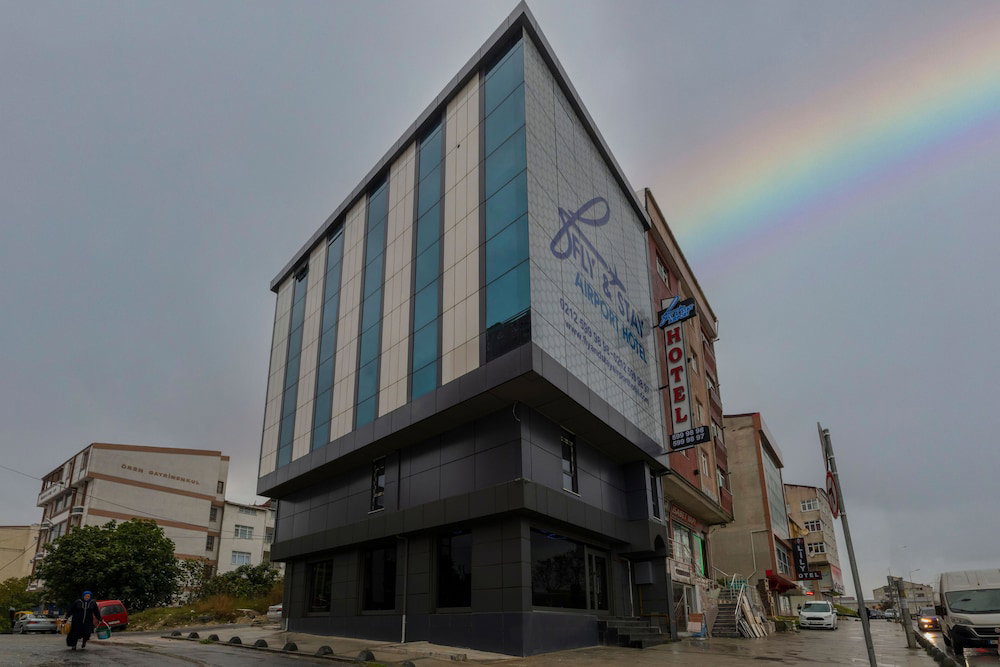 Hotel Fly And Stay Airport Hotel